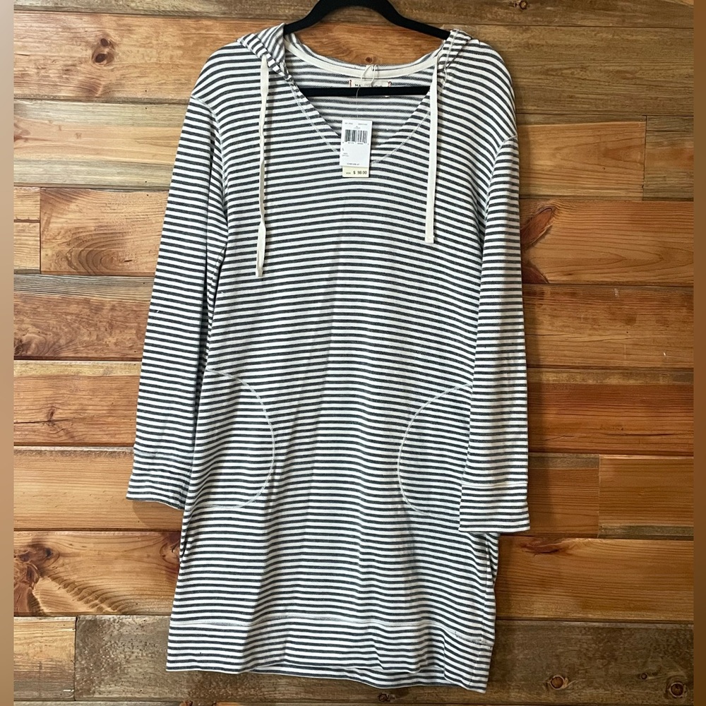 Max Studio Long sweater Large NEW
